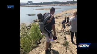 JCPS teacher carries student so she can attend field trip