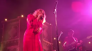 Hannah Grace - Praise You (cover) @ Union Chapel, London 04/12/18