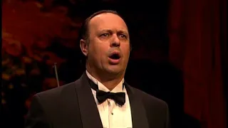 Vladimir Galousine sings "Recitar...Vesti la giubba" from Leoncavallo- I Pagliacci