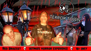 Surviving with RED BRACELETS at All Hallows Eve Terror Town - Walkthrough