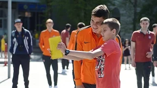 Team walking around Kharkiv before the match vs Oleksandriia