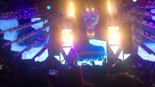 BTS - Mic Drop (Remix by Steve Aoki feat. Desiigner) LIVE at #DWP17