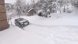 Snow Test - Toyota RAV4 vs Ford Maverick