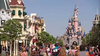 Disneyland Paris : de l'autre côté du rideau