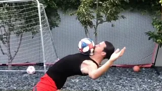 Zlatan Ibrahimovic does the Matrix Challenge!