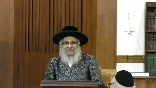 Satmar Rebbe Visits Waterbury Yeshiva