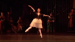 SWAN LAKE - Pas de Trois Variation #3 (Yuhui Choe - Royal Ballet)