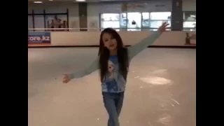 Данелия на коньках