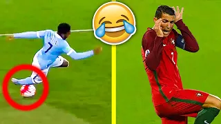 TOP 35 STUPID MOMENTS in FOOTBALL (Incredible MISTAKES)