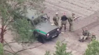 У Мережі з'явилося відео, як білоруські прикордонники намагалися збити український дрон.