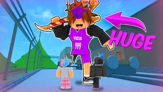 MM2, But IF I DIE My AVATAR Gets BIGGER.. 😂 (Murder Mystery 2) *Funny Moments*