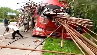 Tragic 2024 ! Ultimate Near Miss Video Of Biggest Trucks Crashes Filmed Seconds Before Disaster