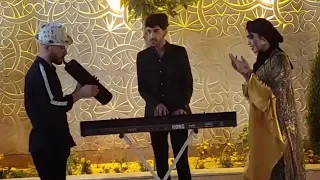 این هم آهنگ کاملش ( تو رفتی و نماندی دل منو شکوندی ) ❤️❤️😍