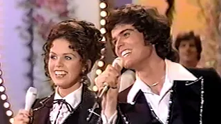 Donny & Marie Osmond - "He Ain't Heavy He's My Brother / Honky Cat / Boogie Man"...