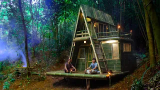 Building a Bamboo House in the Forest During Heavy Rain, Camping Comfortably in a Spacious House