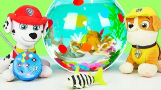 Ryhmä Hau -lelut leikkivät lelukaloilla! Suomenkielisiä videoita leluista
