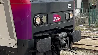 Départ d’une UM de Z8800/5600 de Versailles Chantiers sur le RER C