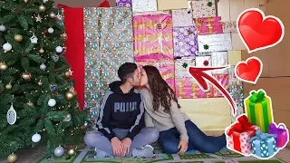 IL NOSTRO PRIMO BACIO! *apriamo i regali di Natale*