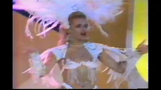 Stéfani Muniz no Show de calouros Transformistas 1992 dublagem de Gal Costa ✔