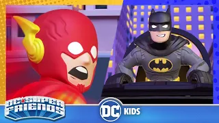 DC Super Friends En Latino | Una carrera contra el crimen | DC Kids