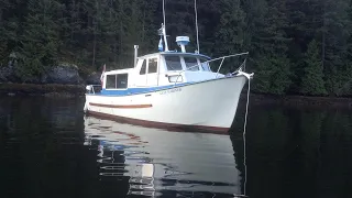 Small 25 Ft diesel trawler with Yanmar 4JHE engine built in 1991 by Independent Shipwrights.