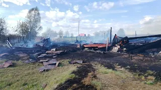 На Урале пожар уничтожил целую улицу домов