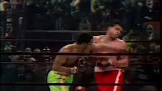 "Smokin'" Joe Frazier -vs- "The greatest" Muhammad Ali | 1971 (highlights)