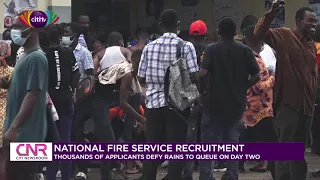 Thousands defy rains to queue on day 2 of Fire Service recruitment screening | Citi Newsroom