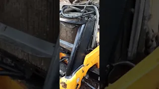 лопнул  гидравлический радиатор jcb 3cx как доехать до базы