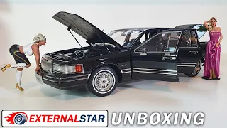 Review: 1990 Lincoln Town Car 1:18 diecast model by Xiaoguang