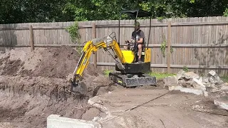 The Chinese mini excavator has plenty of power