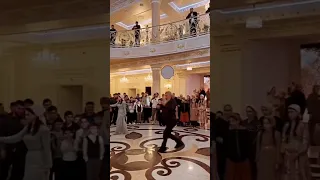 Замид Чалаев танцует 🔥 #ловзар #грозный #лезгинка #чеченцы #рекомендации #свадьба95
