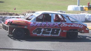 2L Saloon Stockcars Whites & Yellows Race Skegness Raceway 13/08/22.