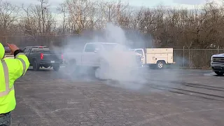 2021 Chevy 2500HD TUG OF WAR PUTS F250 TO SHAME (4wd Burnouts)