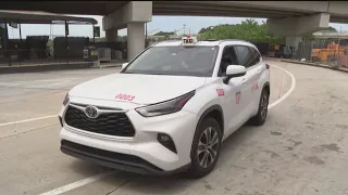 Airport taxi drivers fight deregulation at Hartsfield-Jackson