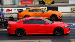 2020 Mustang Shelby GT500 vs Dodge Charger Hellcat at Byron Dragway