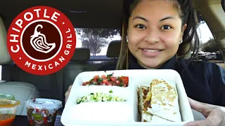 Trying the CHIPOTLE QUESADILLA FAJITA HACK !!