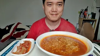 신라면 두봉지를 끓여 먹었습니다 국물이 칼칼합니다 라면 먹방 Korean Spicy Noodle Mukbang Eating Show