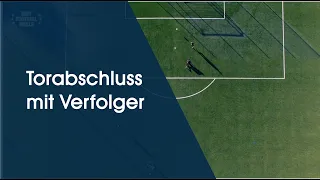 Torabschluss mit Verfolger - Fußballtraining am Deutschen Fußball Internat