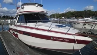 [UNAVAILABLE] Used 1986 Chris-Craft 333 Commander in Grand Island, New York