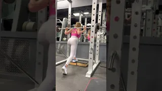 Barbell Reverse Lunges from Deficit