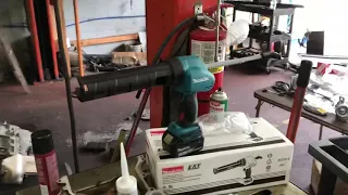 Makita XGC01Z 18v caulking  gun