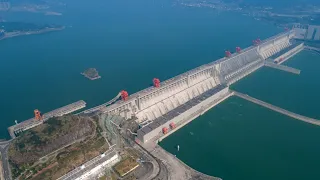 TRÊS GARGANTAS: A barragem Chinesa que desafia a Natureza