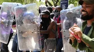 ЮАР: студенты бунтуют, требуя бесплатного высшего образования