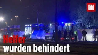 40 Gaffer stören Unfallhelfer in Bremen
