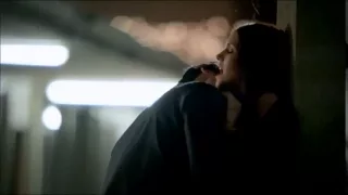 Pamiętniki Wampirów - Damon and Elena kiss ♥