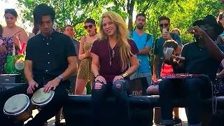 Shakira Canta Chantaje En Parque de NYC! Y Se Presentará en los Billboards 2017?