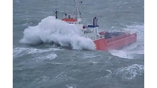 TOP 10 MOST SHOCKING SHIPS IN STORM-Best all time II Monster Waves of The Sea!