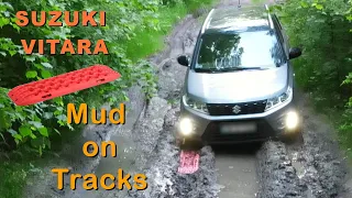 Suzuki Vitara Crossing Mud with Plastic Traction Tracks & Summer Tires – 4x4 OffRoad