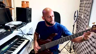 JelBass tocando música da banda Anjo azul Não sou de ninguém baixo Yamaha TRB5ii forró no baixo